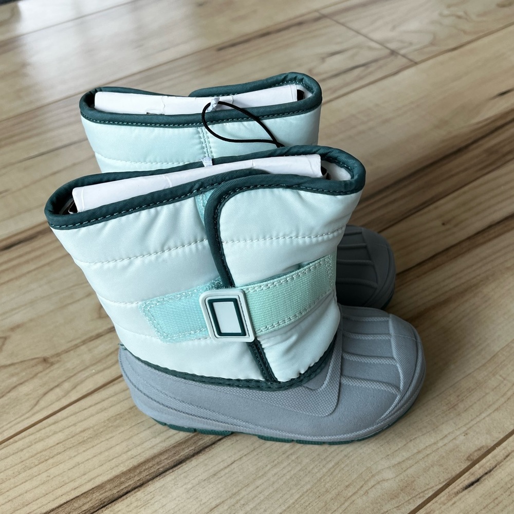 *NWT* Cat & Jack Winter Boots